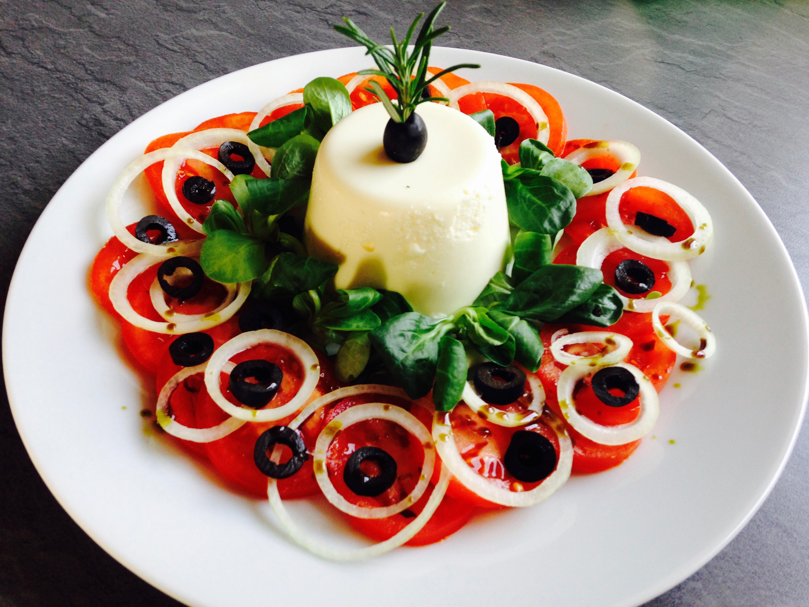 feta-puding-paradicsom-salataval