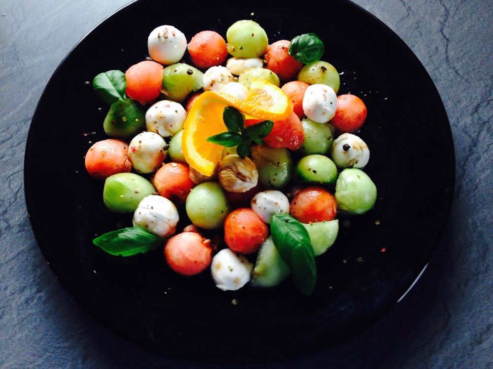 mozzarellas-dinnyesalata